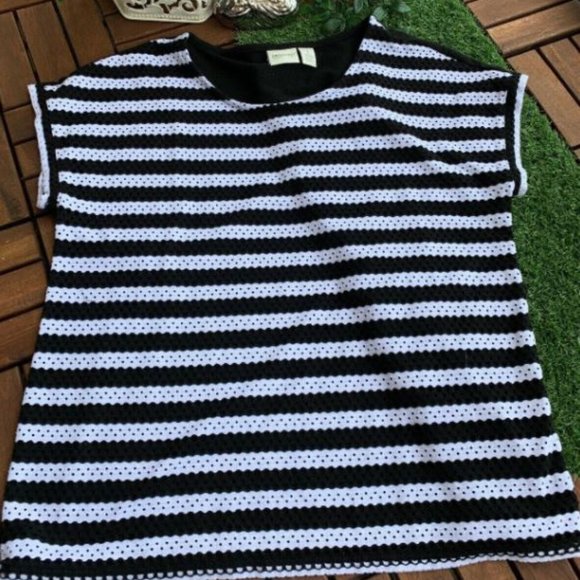 Zenergy By Chicos Shrit Short Sleeve Size 1 - Picture 11 of 11